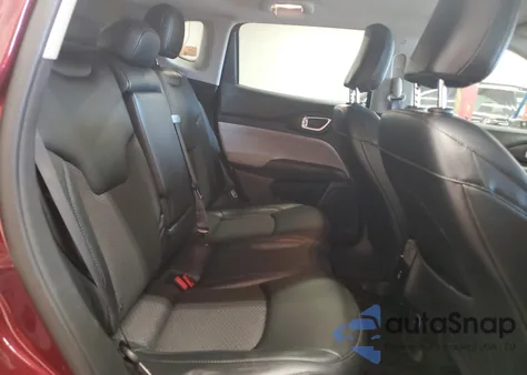 2022 Jeep Compass Latitude из США, поврежденный, VIN 3C4NJDBBXNT183880